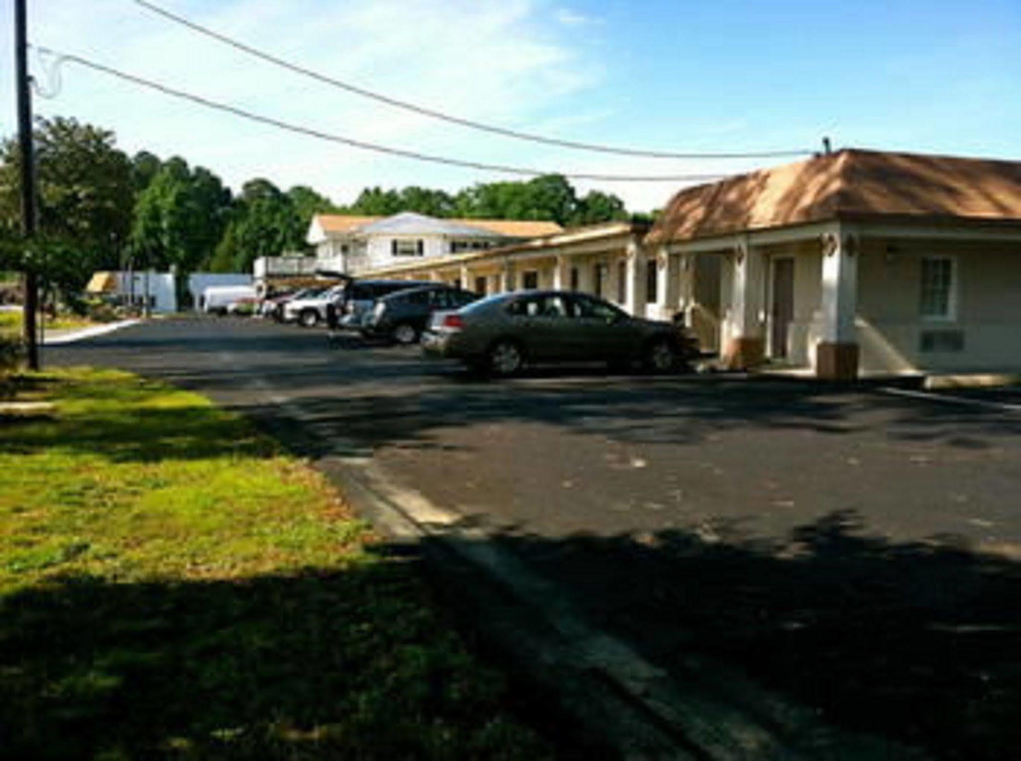The Whispering Pines Motel- Whitestone White Stone Exterior photo