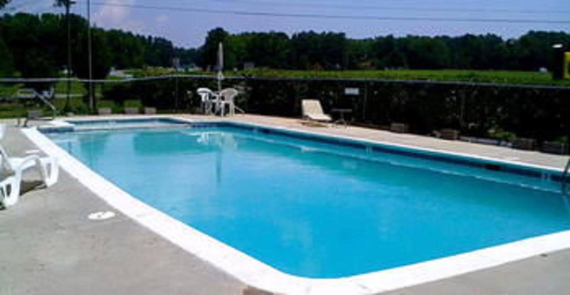 The Whispering Pines Motel- Whitestone White Stone Exterior photo